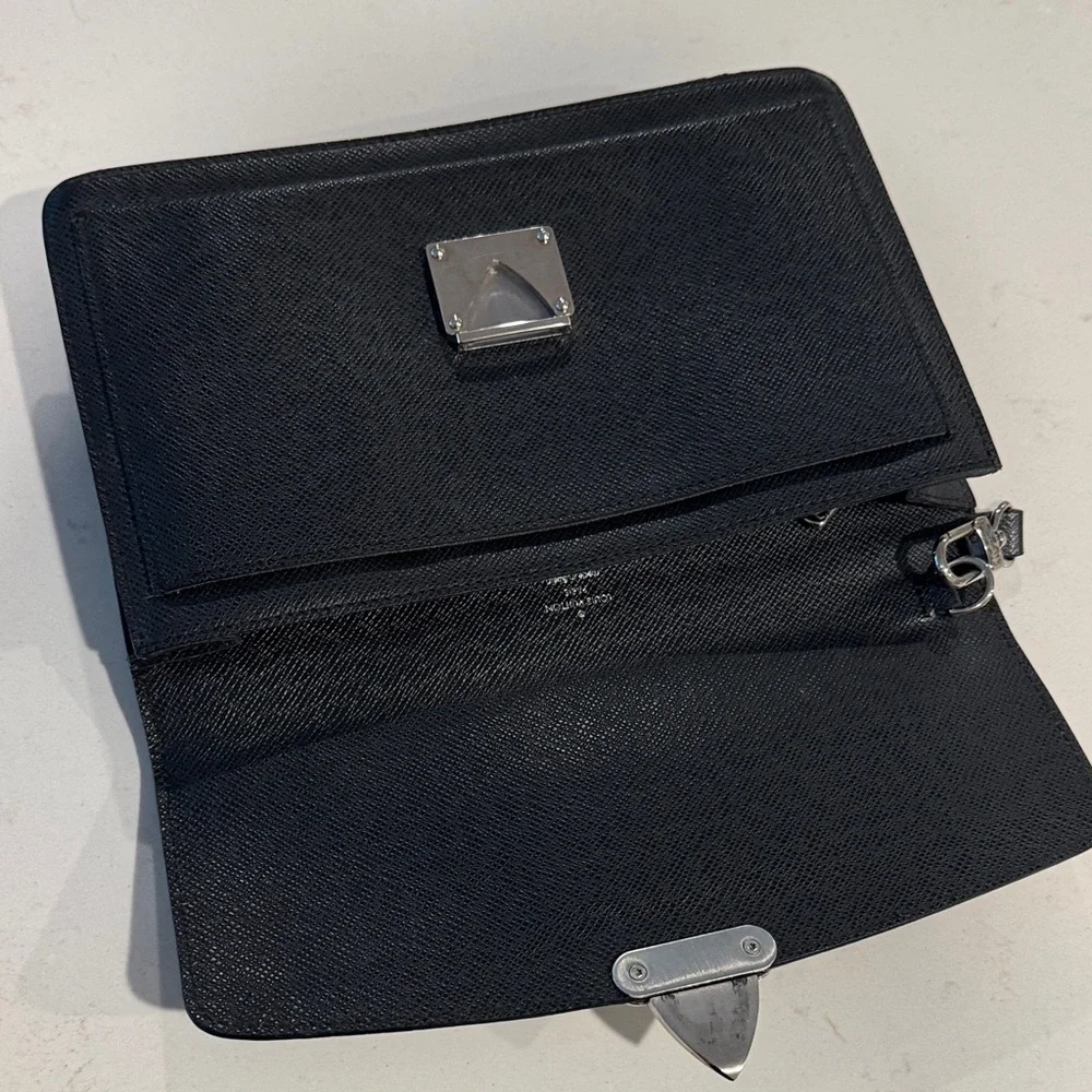 Louis Vuitton Black Men's Envelope Clutch with Silver Lock - Picture 11 of 16